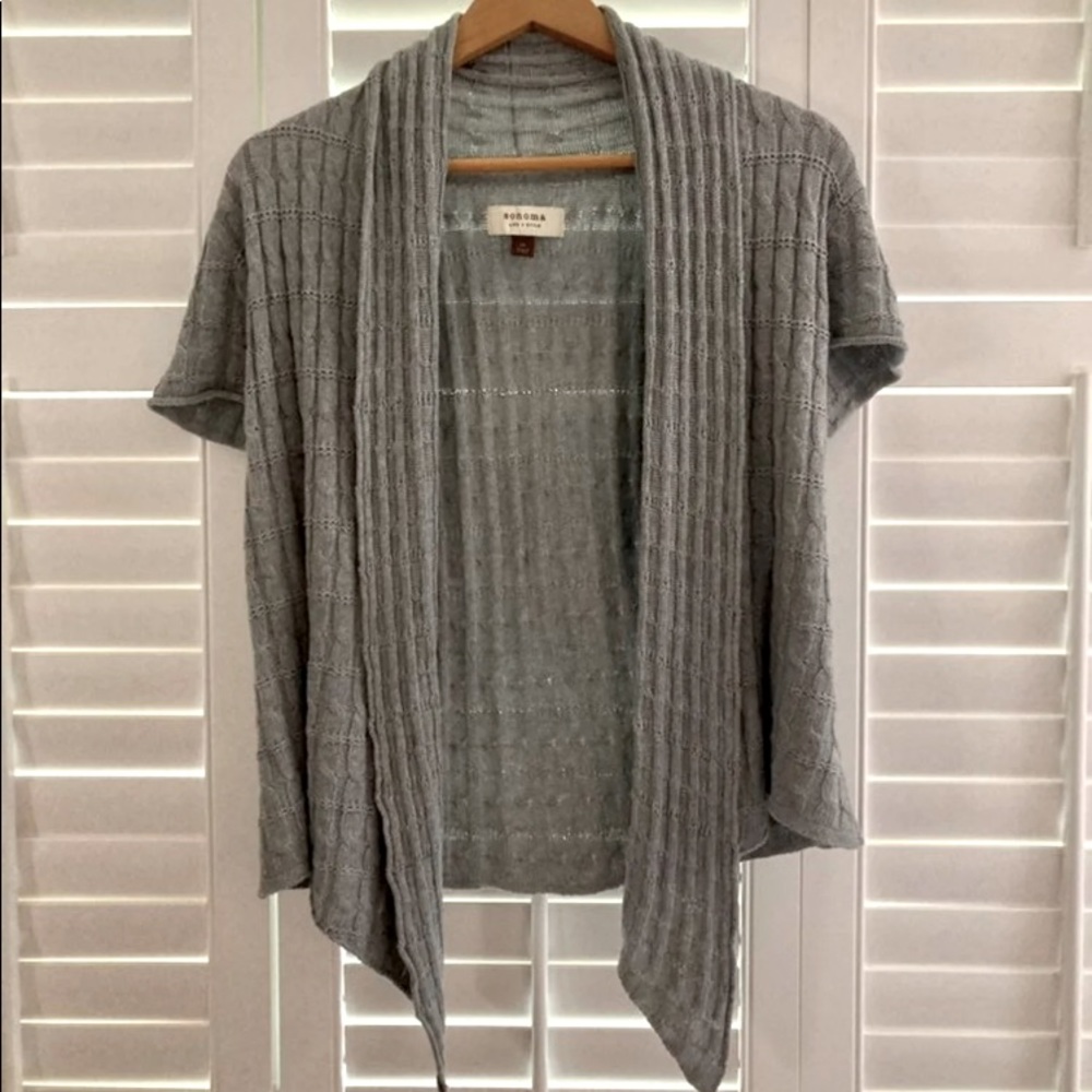 EUC Size M Soma Short Sleeved Cardigan